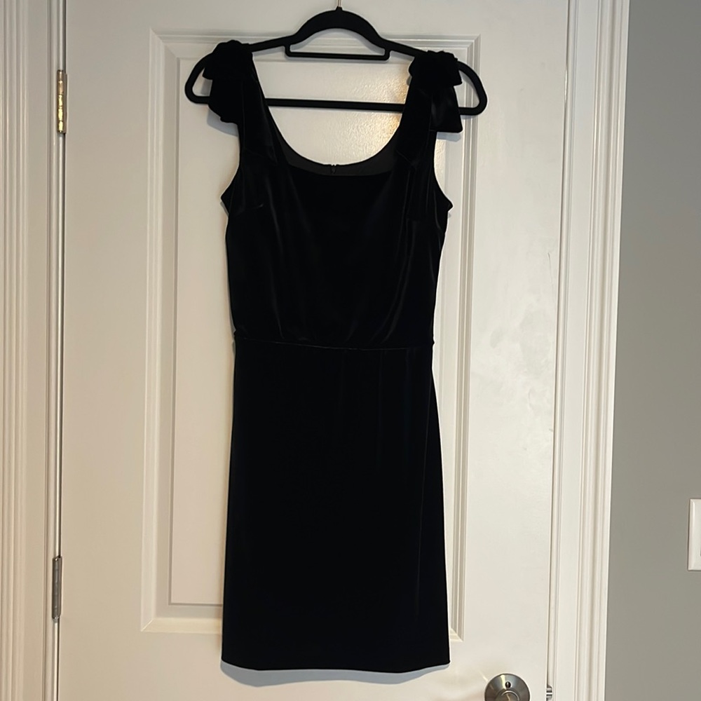 Perfect Velvet Holiday Party Dress 🤍🖤